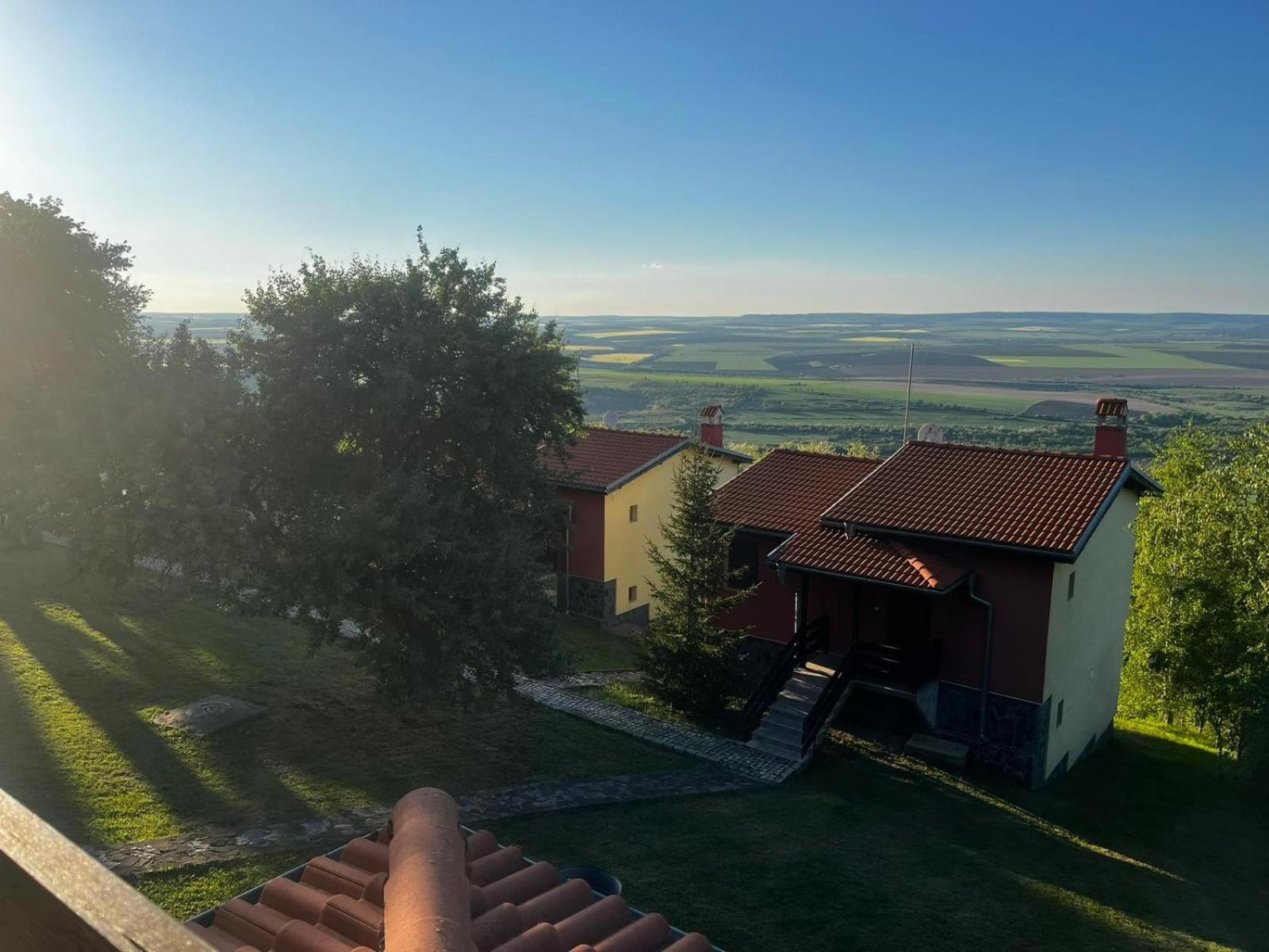 Парк Хотел Боили-Кирека Kaspichan エクステリア 写真